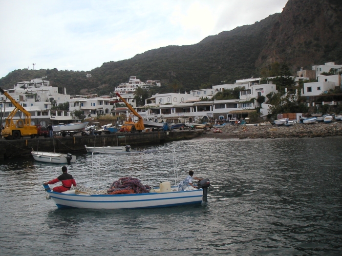 Die Insel Stromboli hat …