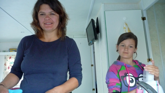 Mutter und Tochter beim …